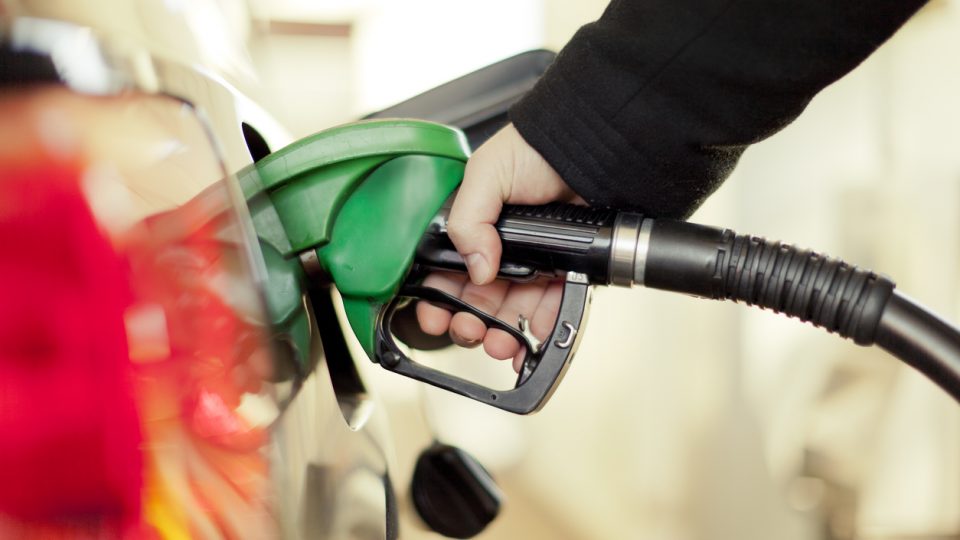 Como calcular o consumo de gasolina do veículo?