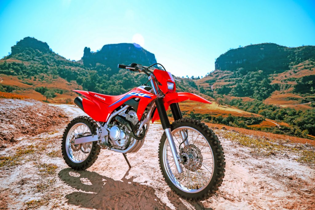 Melhor que CRF e TT-R? Veja a nova moto de trilha barata da MXF