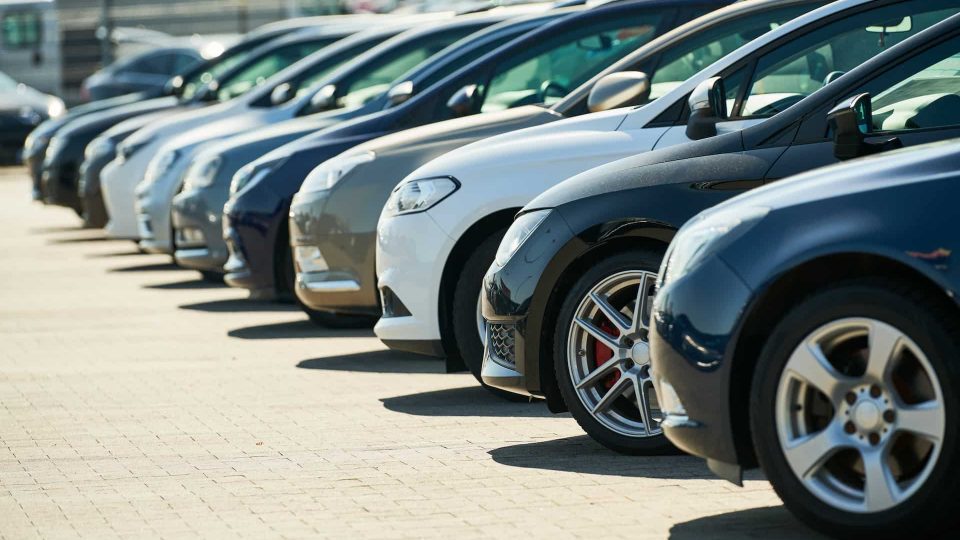 Como encontrar os melhores seminovos em leilões